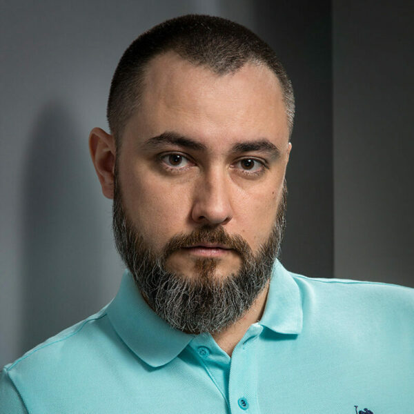 cropped-cropped-ruslan_portrety-inet_120-sqaure.jpg